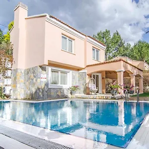 Peninsula Pine Club Boutique & Apart Otel Kuşadası